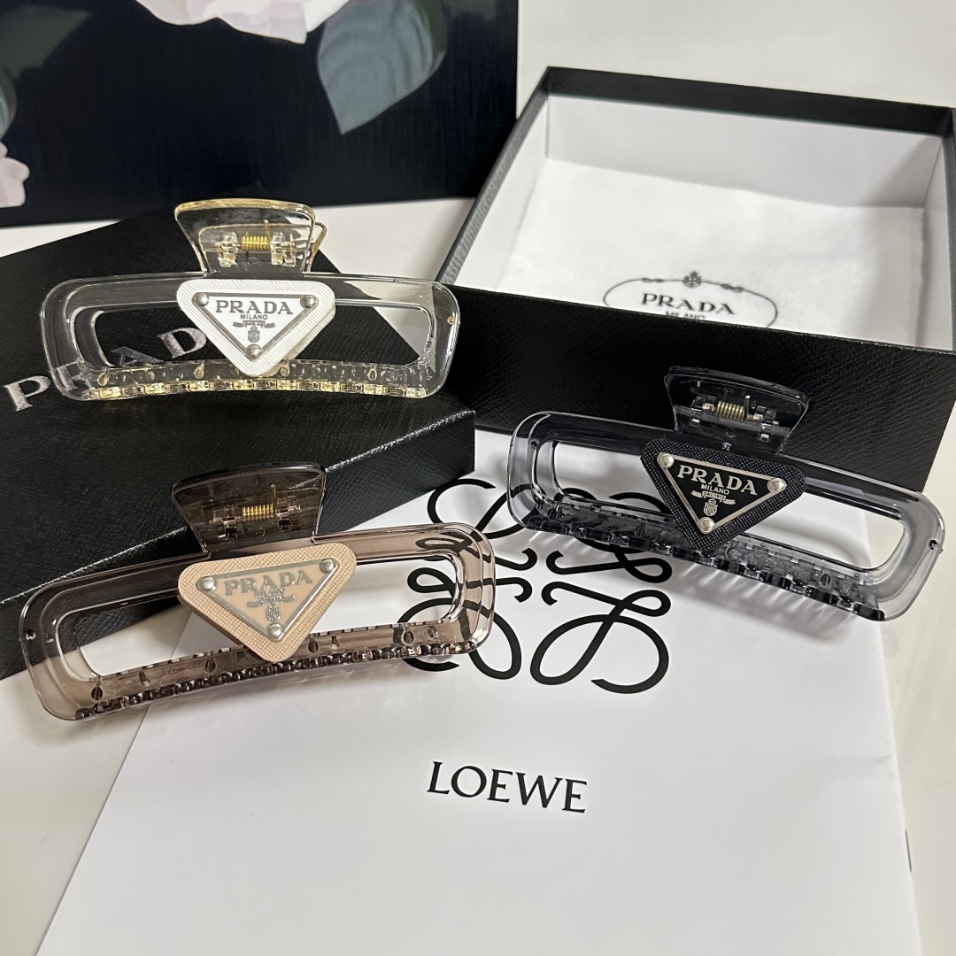 Prada Hair Grab clip 092002